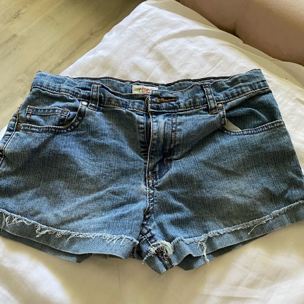 Shorts - Picture 3 of 3